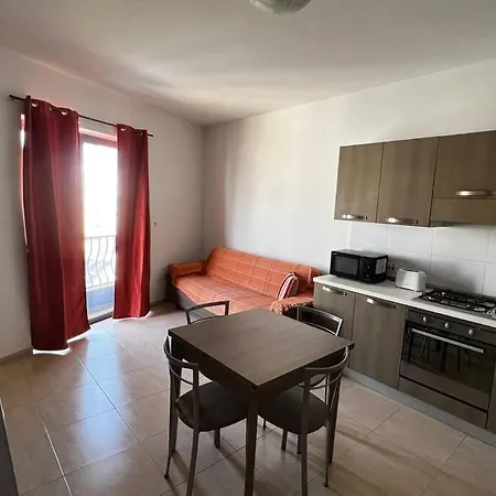 3 Bed Apt Near Bugibba Square Апартаменты